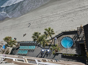 Beautiful Oceanfront Condo 806